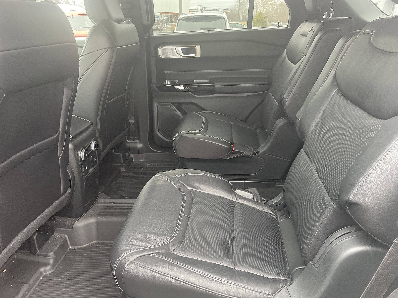 Used 2023 Ford Explorer ST w/ Equipment Group 401A image 9