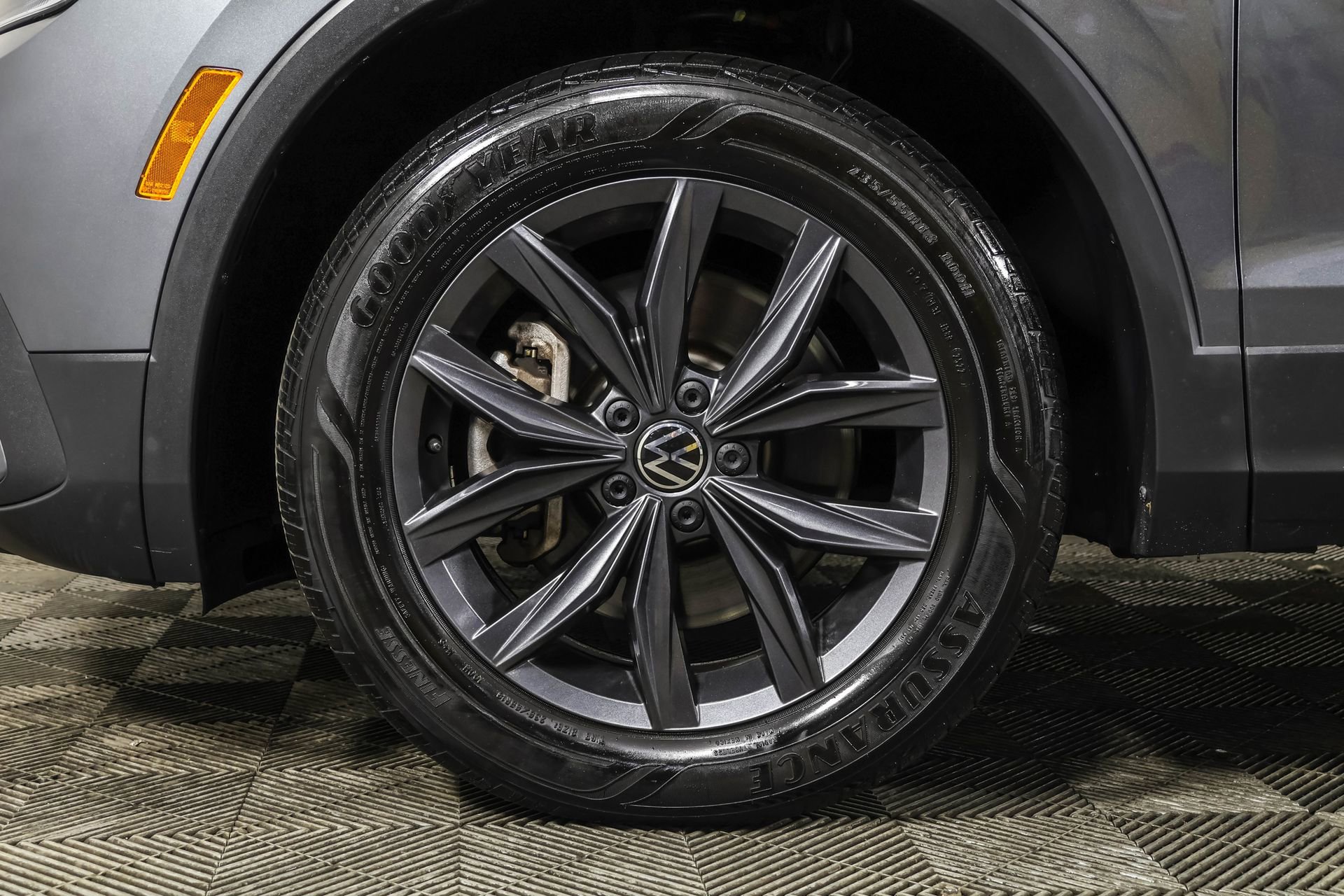 Used 2022 Volkswagen Tiguan SE image 22