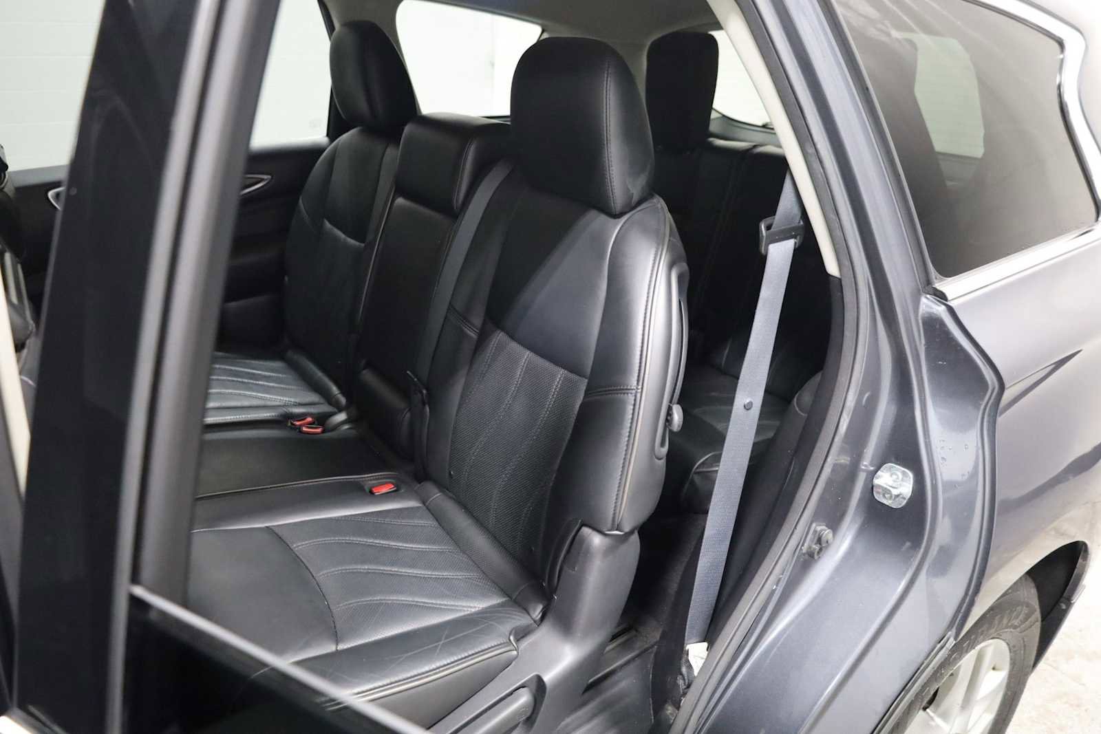 Used 2013 INFINITI JX35 AWD w/ Premium Pkg image 32