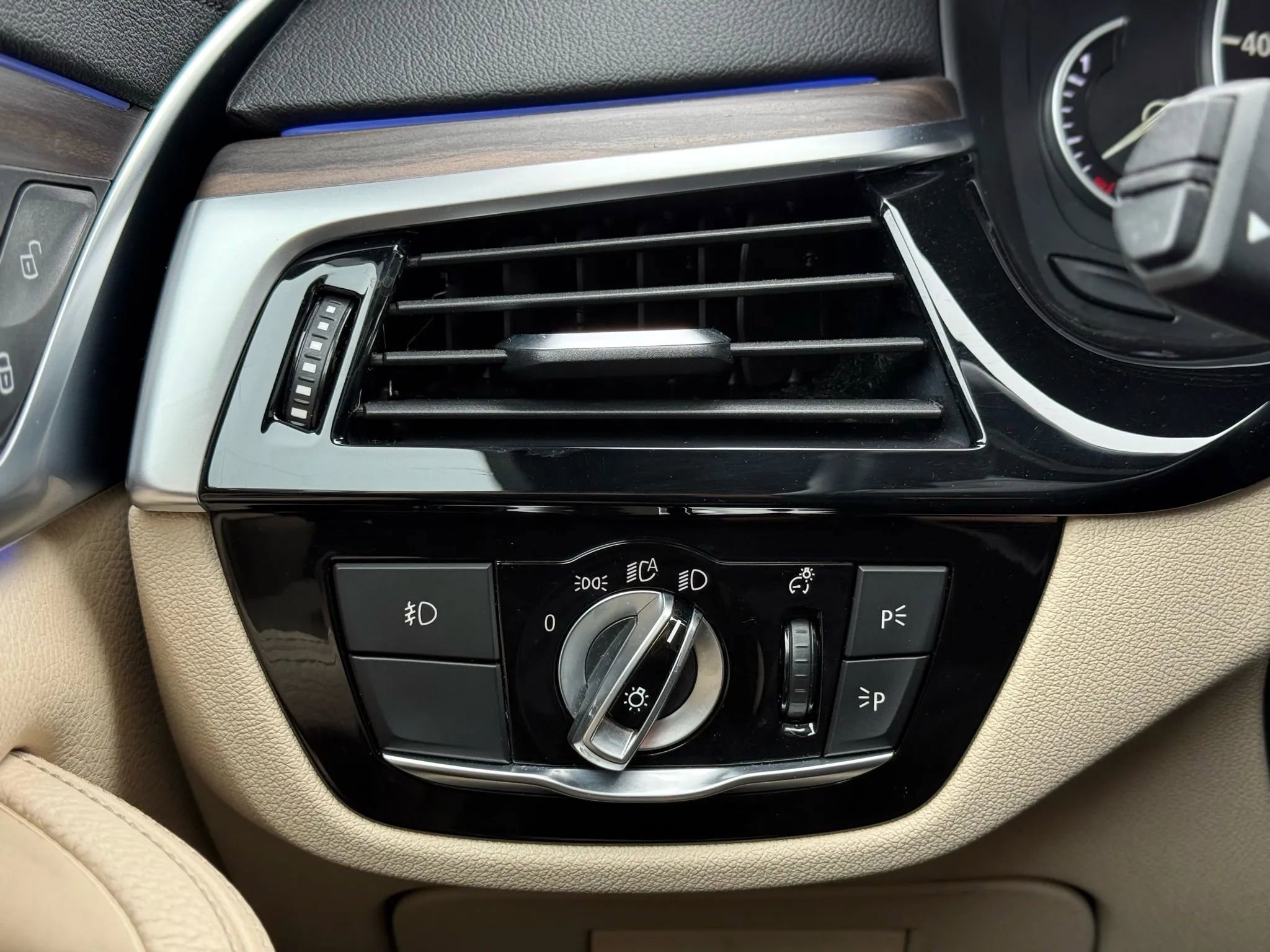 Used 2017 BMW 540i xDrive image 23