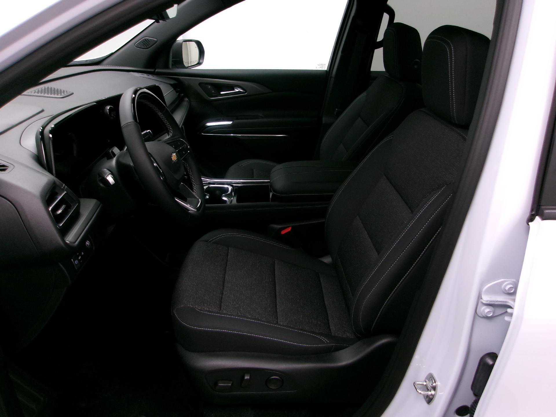 New 2026 Chevrolet Traverse LT w/ Enhanced Driving Package FWD image 11