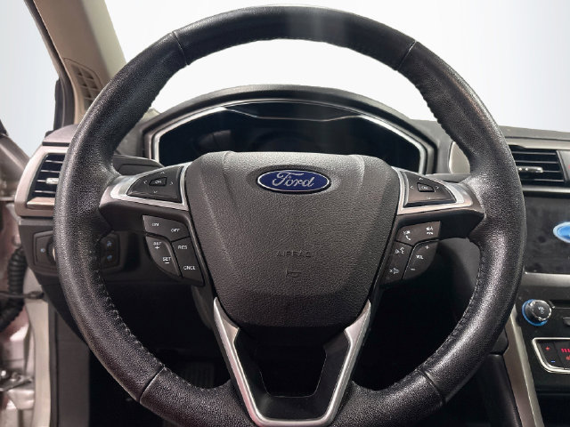 Used 2017 Ford Fusion SE w/ Fusion SE Technology Package AWD/4WD image 11