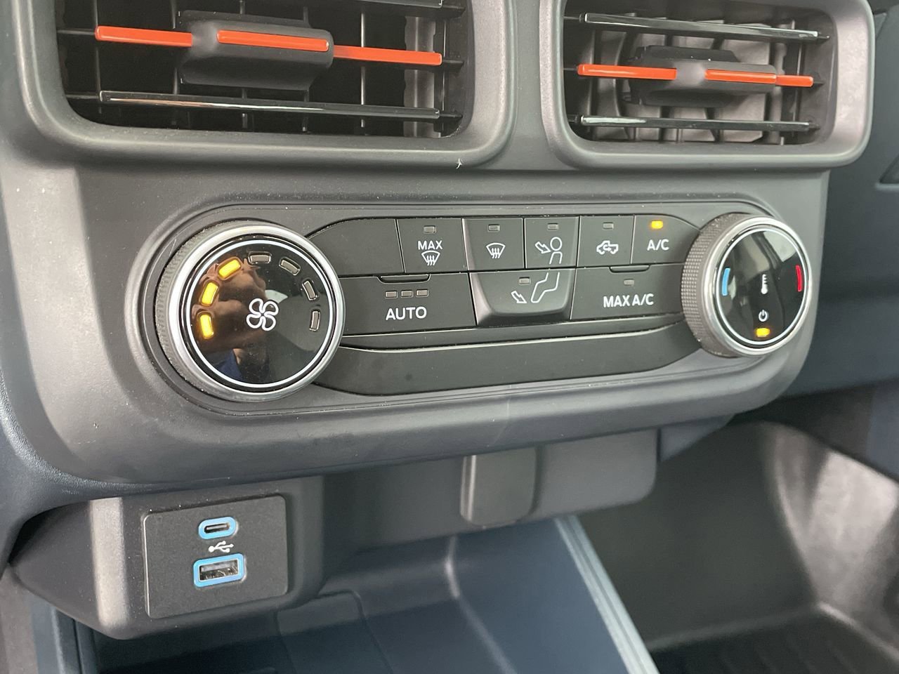 Used 2024 Ford Maverick XLT image 23