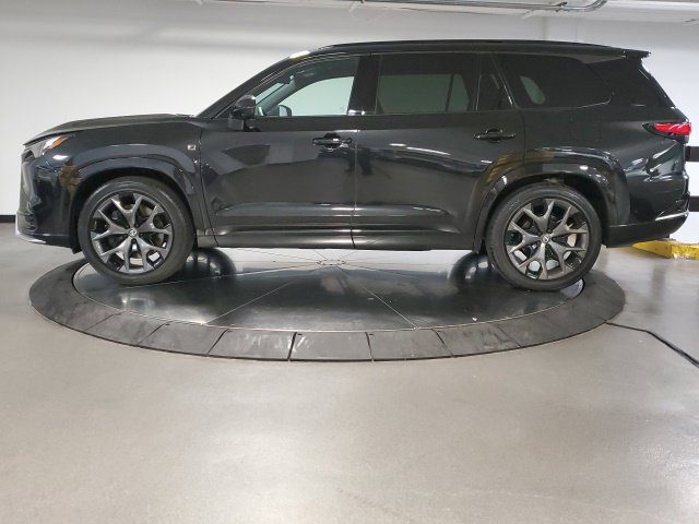 Used 2026 Lexus TX 500h AWD w/ Technology Package image 6