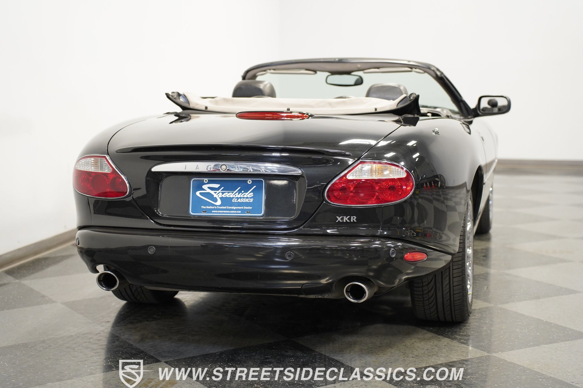 Used 2002 Jaguar XK8 Convertible image 11