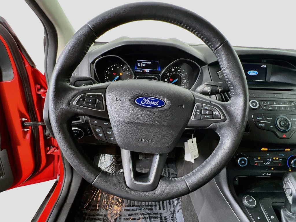 Used 2017 Ford Focus SE w/ Cold Weather Package FWD image 10