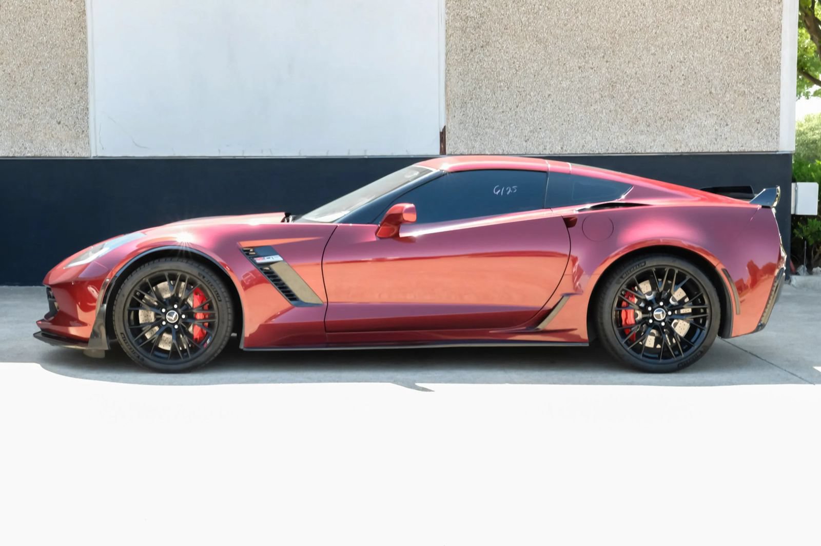 Used 2016 Chevrolet Corvette Z06 w/ 3LZ Preferred Equipment Group RWD image 14