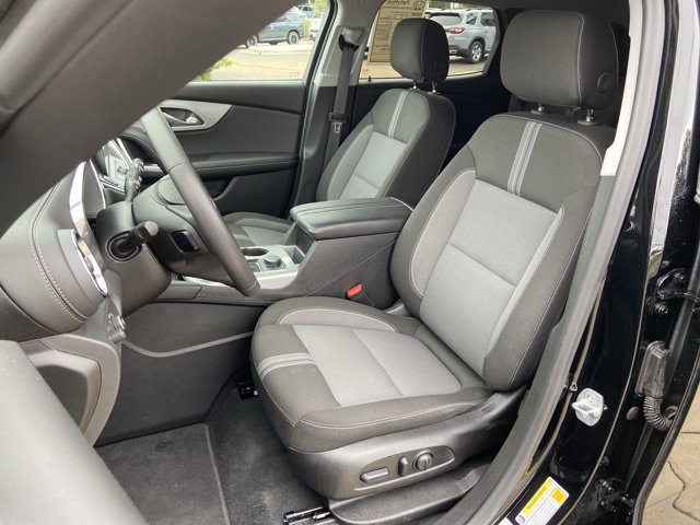 Used 2025 Chevrolet Blazer LT FWD image 18