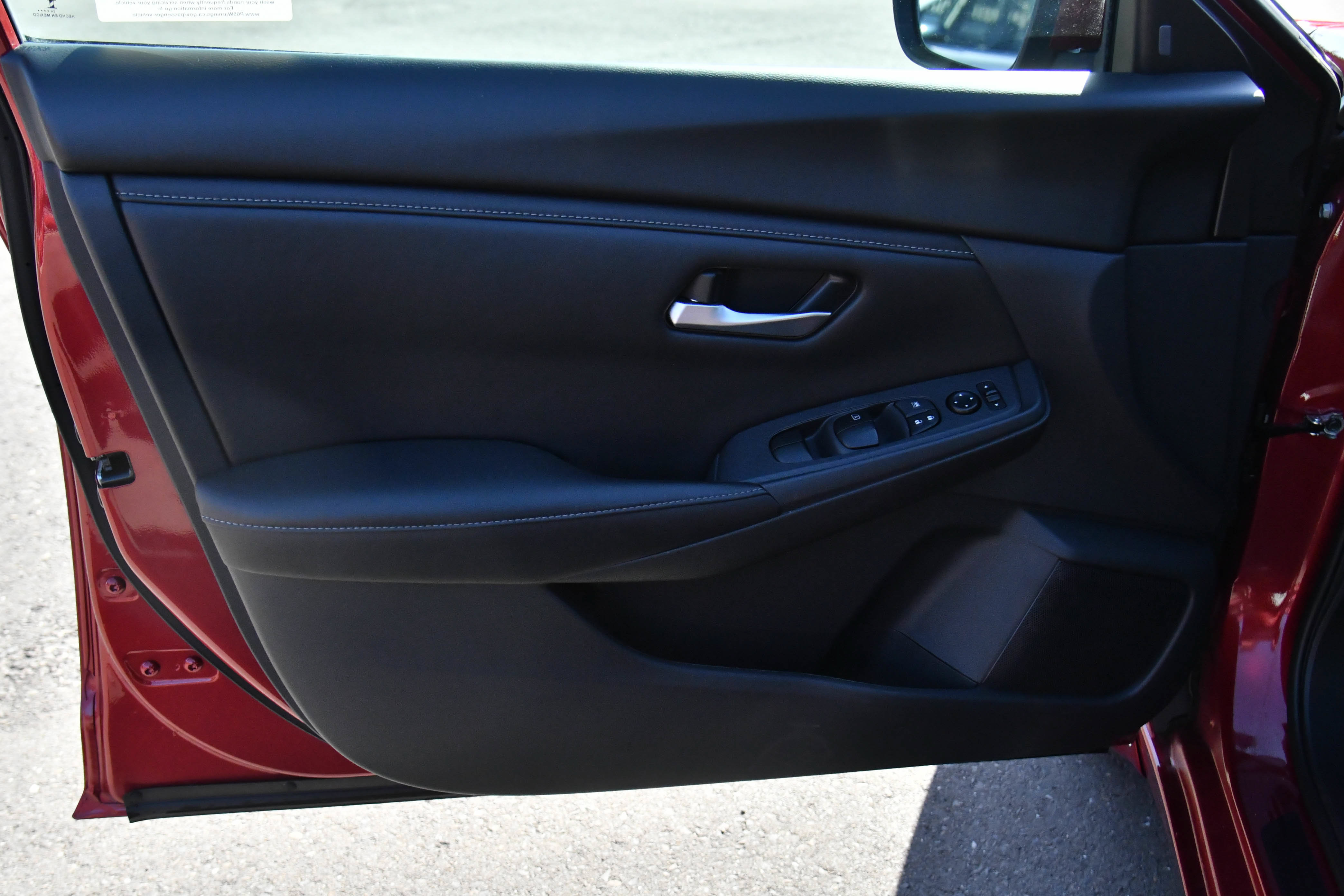 Used 2025 Nissan Sentra SV FWD image 13