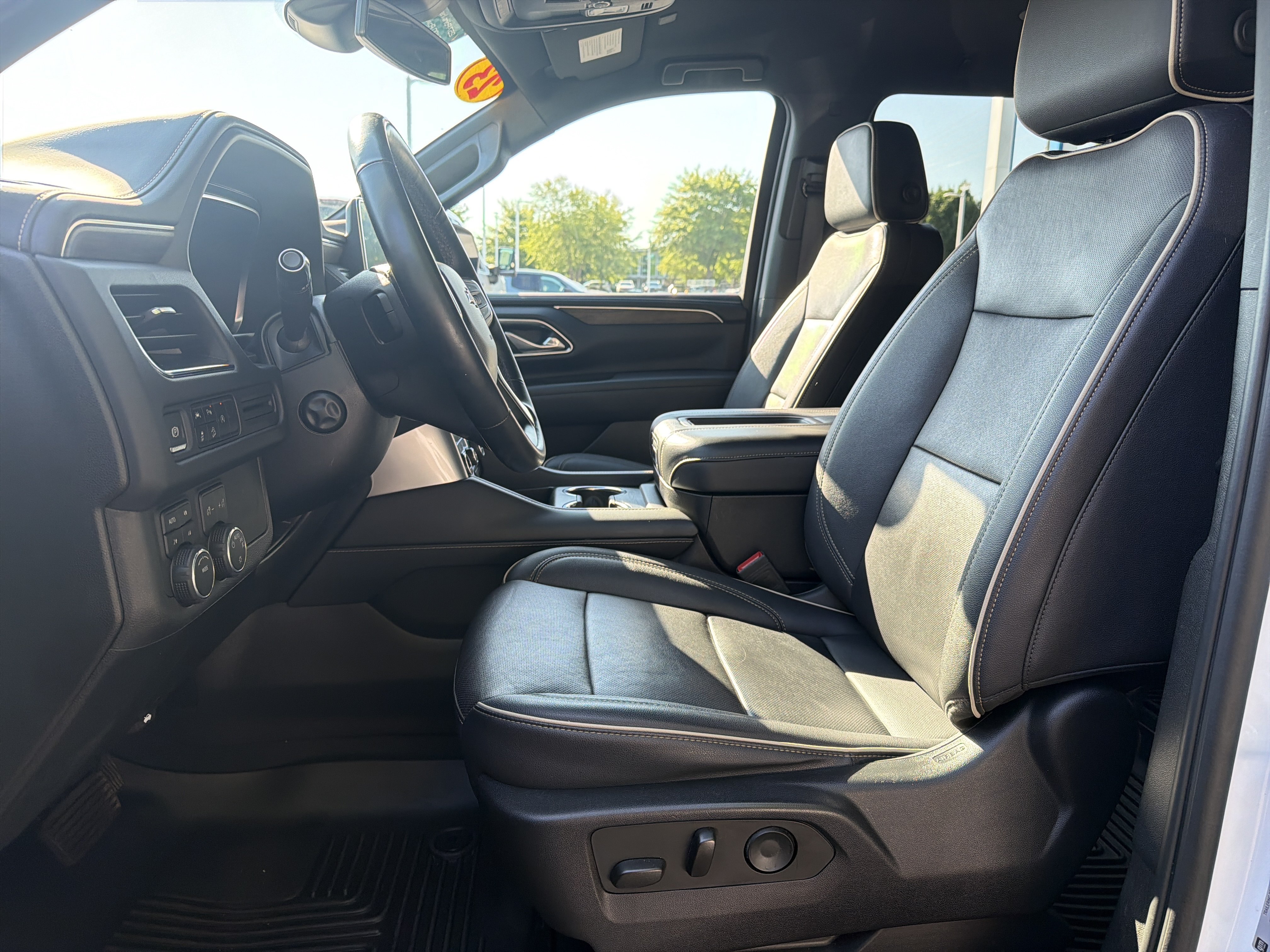 Used 2023 Chevrolet Suburban Premier AWD/4WD image 16