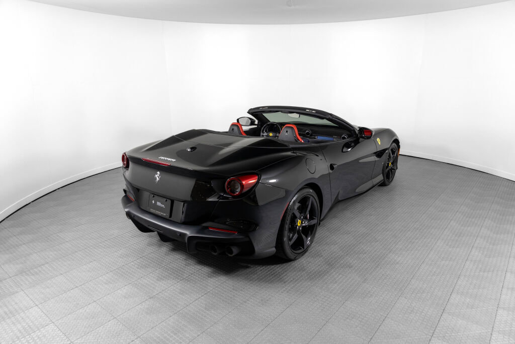 Certified 2023 Ferrari Portofino M image 2