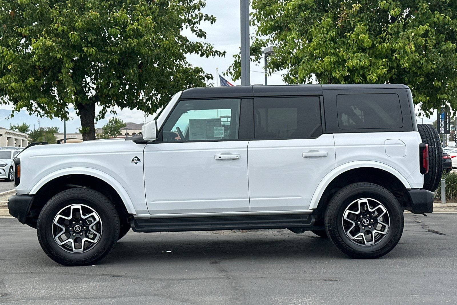 Used 2025 Ford Bronco Outer Banks AWD/4WD image 7