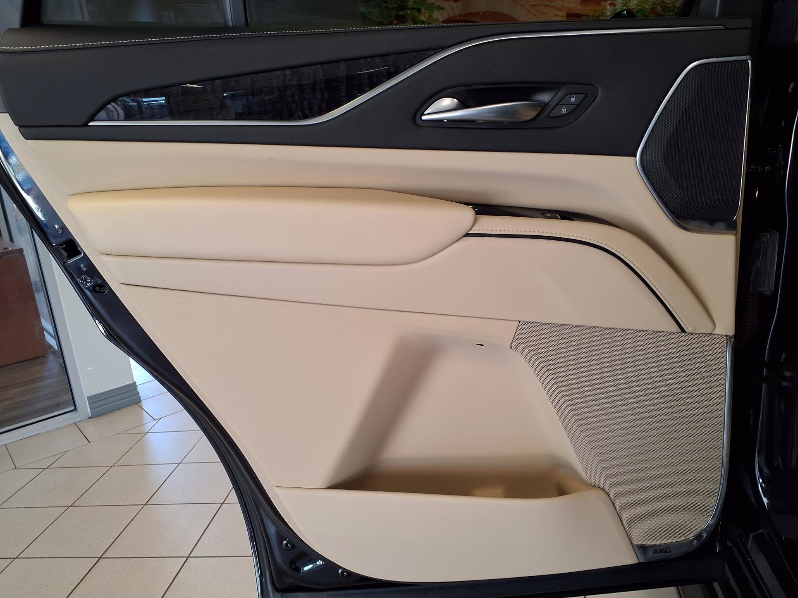 Certified 2023 Cadillac Escalade Premium Luxury RWD image 19