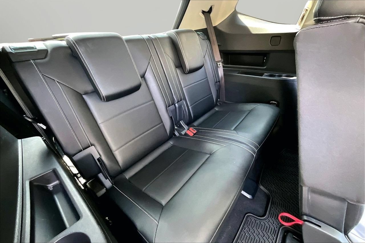 Used 2023 Volkswagen Atlas SE AWD/4WD image 24