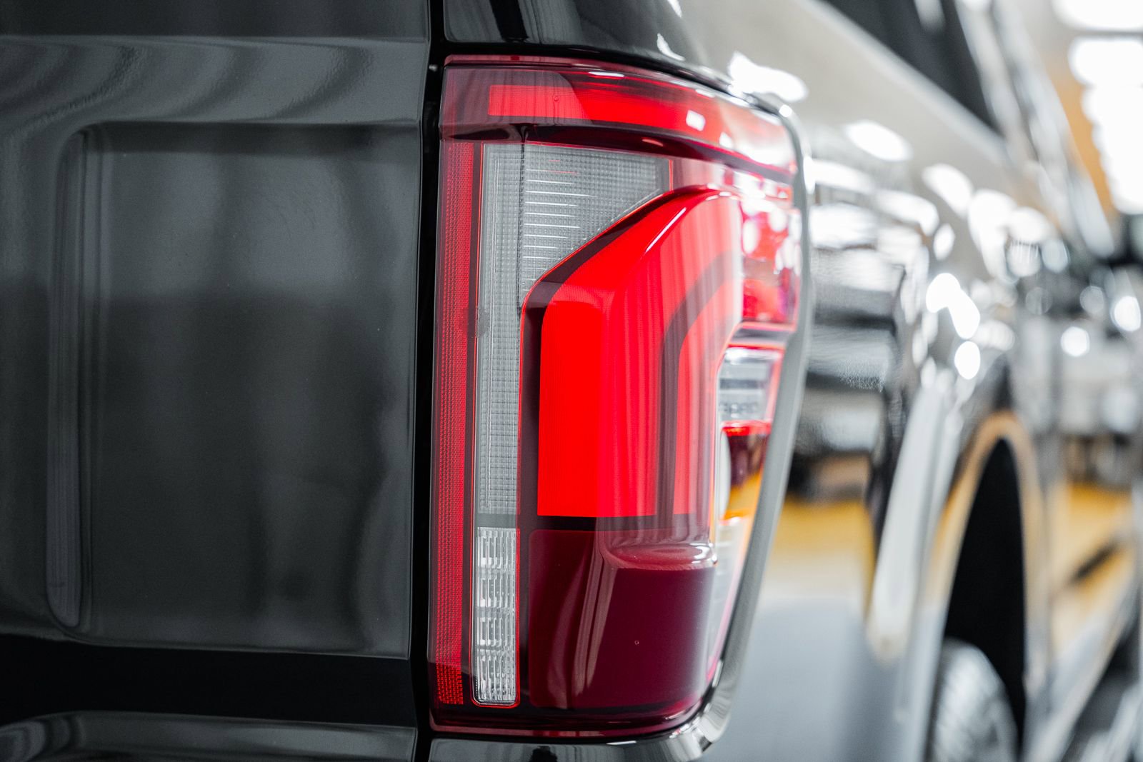 Certified 2025 Ford F150 Lariat w/ Equipment Group 502A High image 23