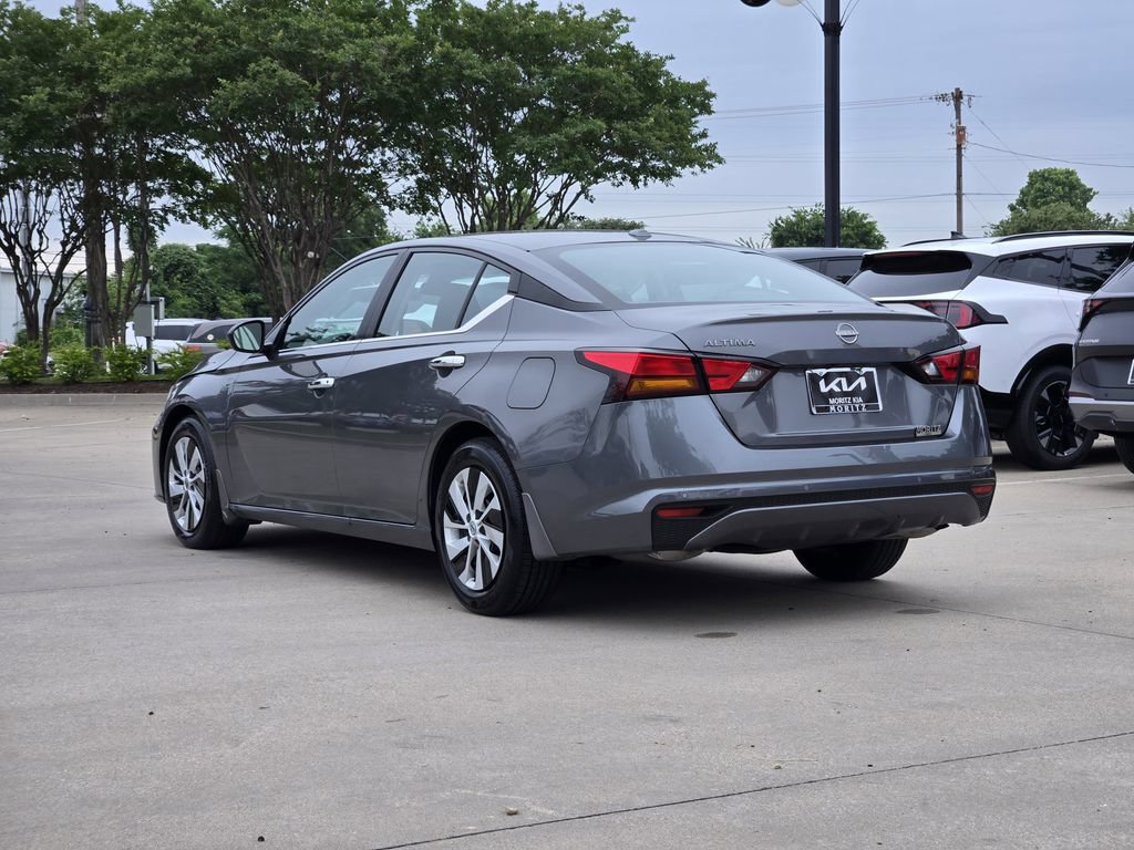 Used 2025 Nissan Altima 2.5 S FWD image 3