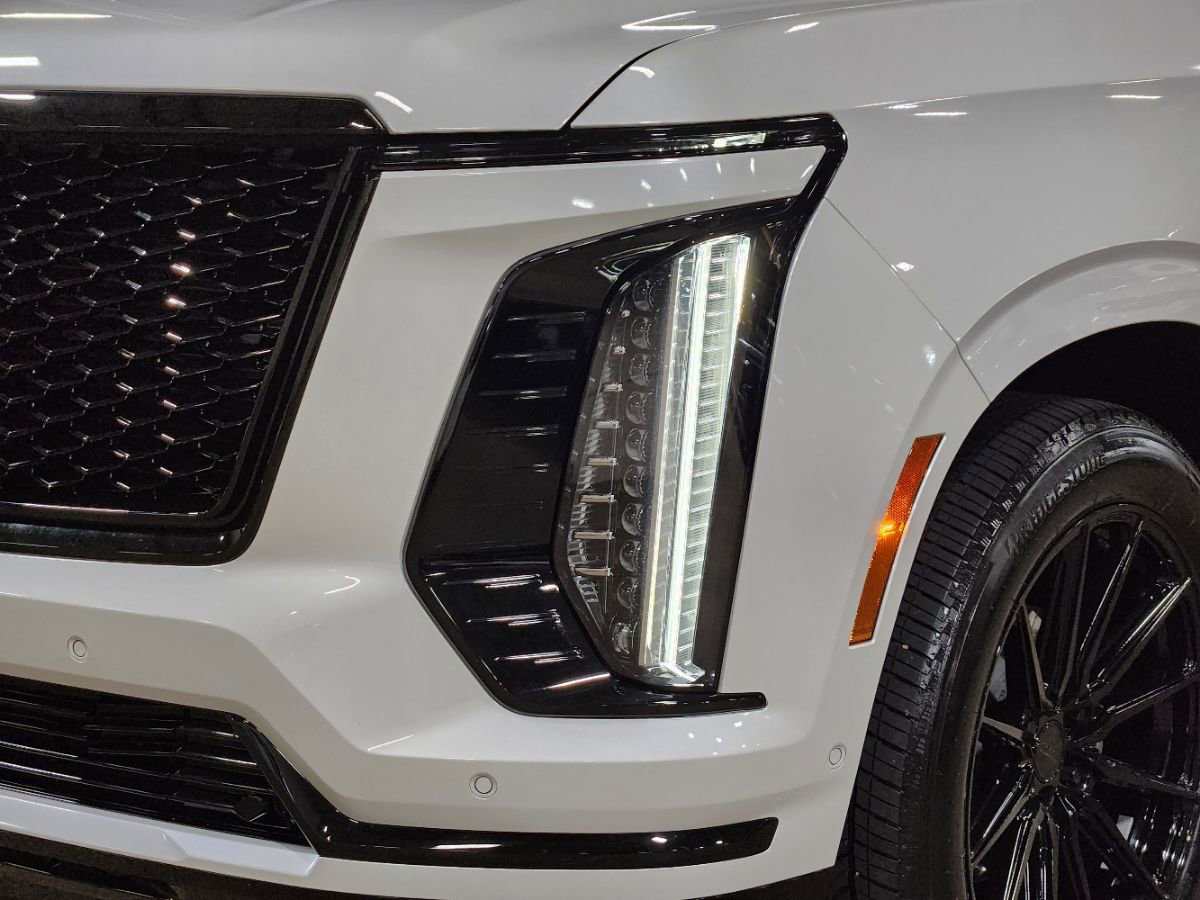 Used 2025 Cadillac Escalade Sport Platinum AWD/4WD image 14