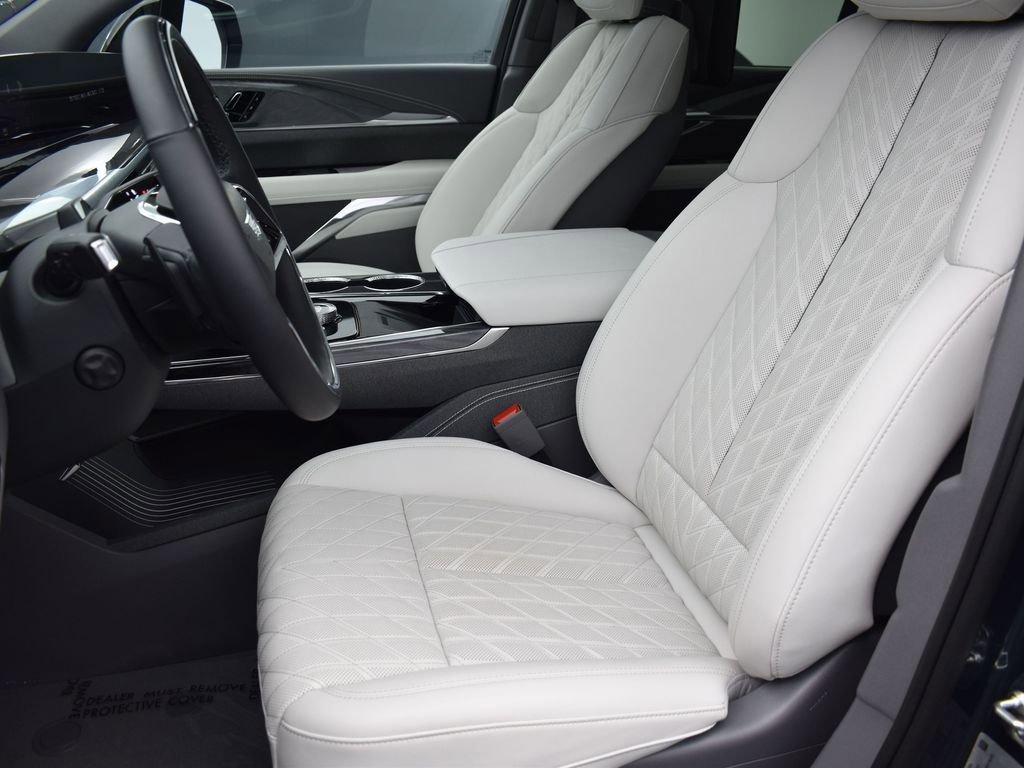 Certified 2025 Cadillac Escalade IQ Sport 1 AWD/4WD image 13