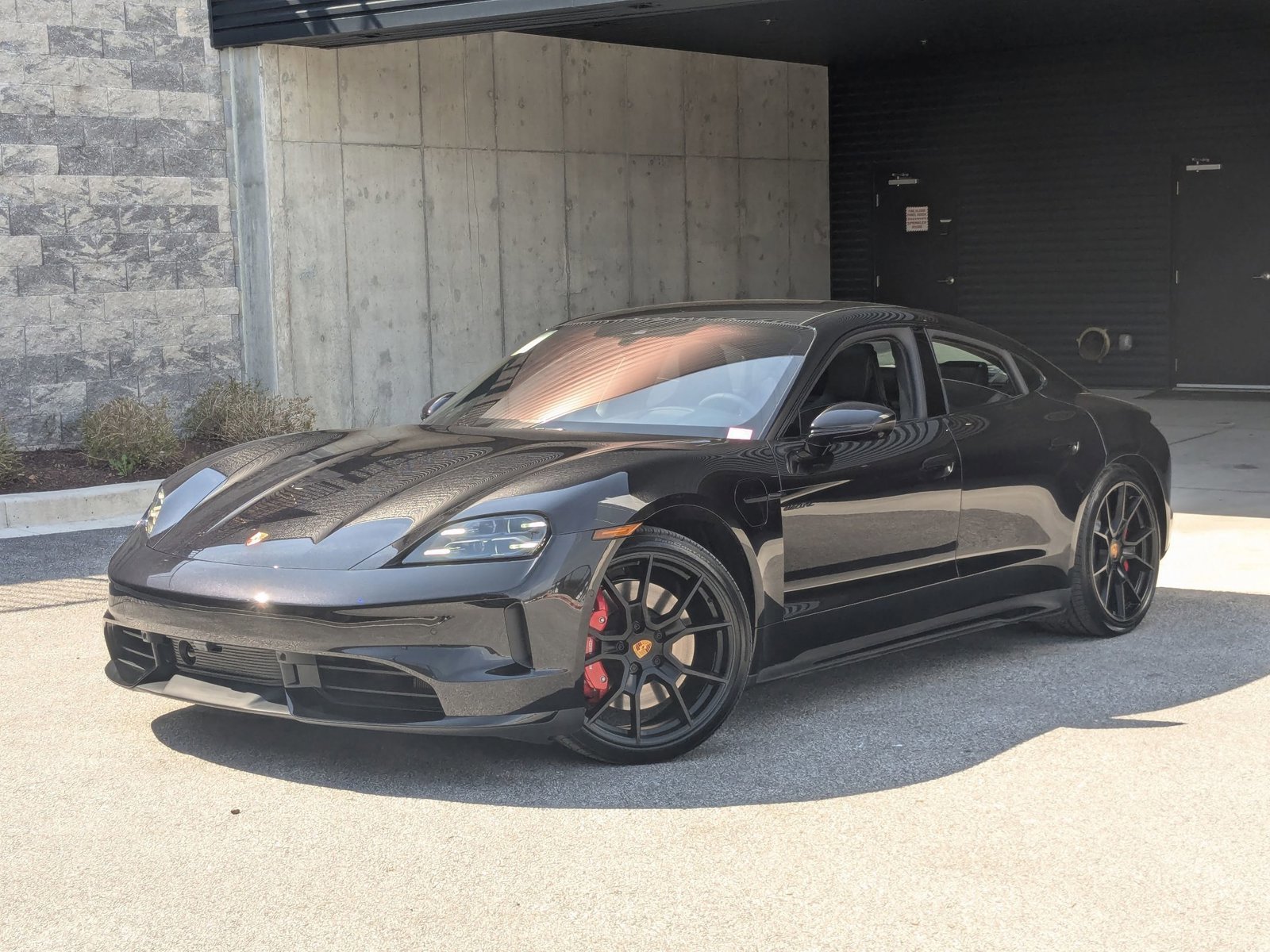 New 2025 Porsche Taycan GTS image 1