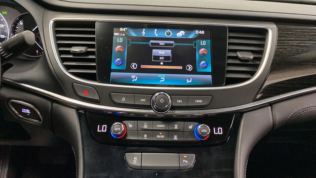 Used 2019 Buick LaCrosse Essence FWD image 17