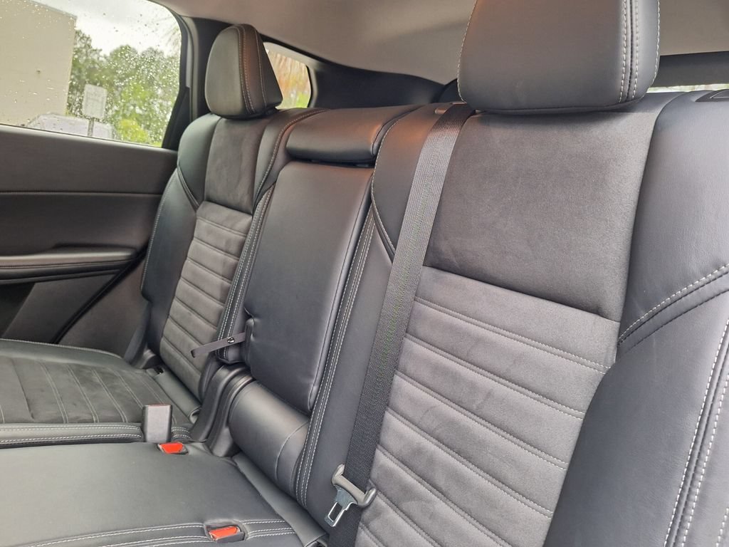 Used 2024 Mitsubishi Outlander SE Black Edition FWD image 25