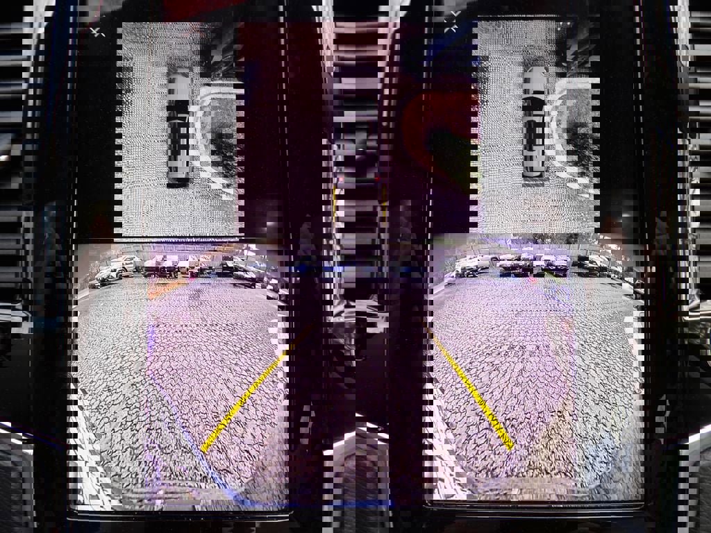 Certified 2024 Volvo XC90 B6 Plus w/ Protection Package Premier image 24