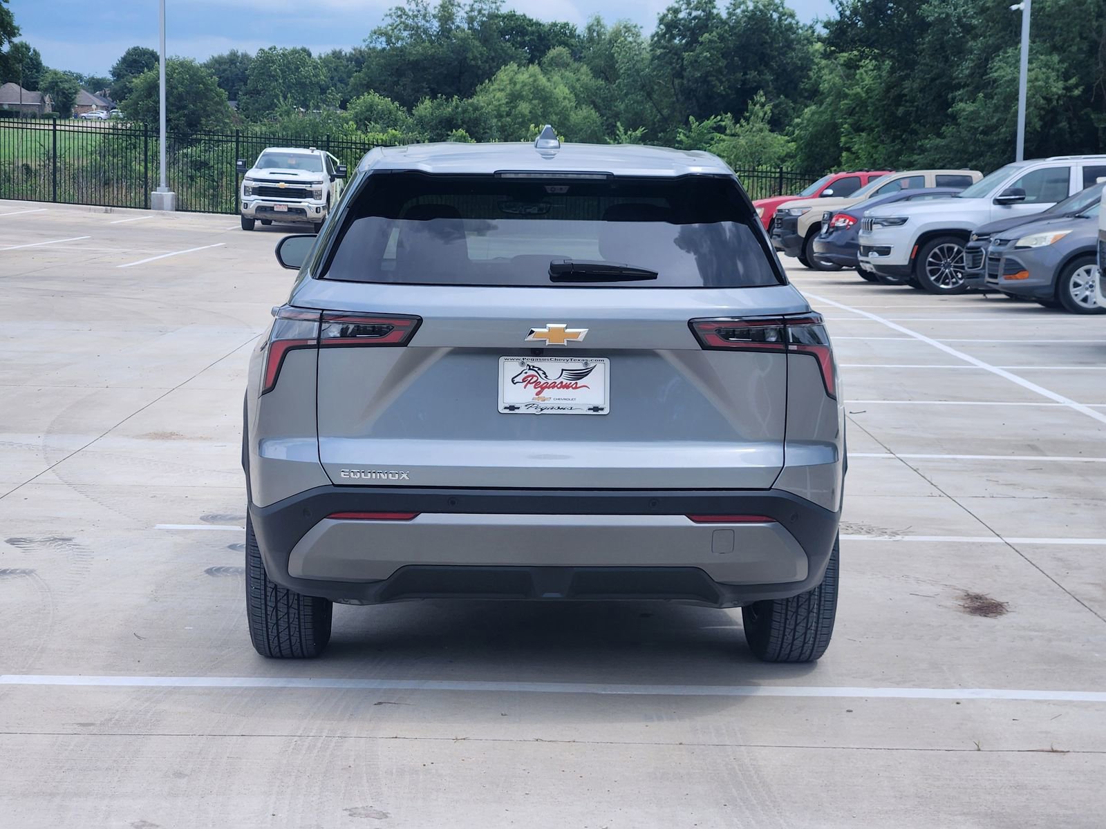 New 2026 Chevrolet Equinox LT w/ Safety and Technology Package FWD image 8