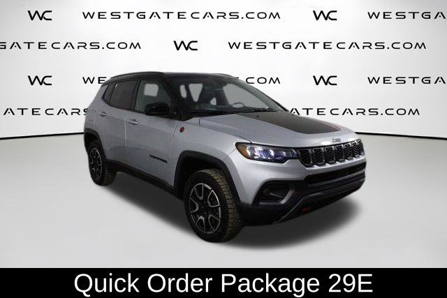 Used 2024 Jeep Compass Trailhawk AWD/4WD image 2