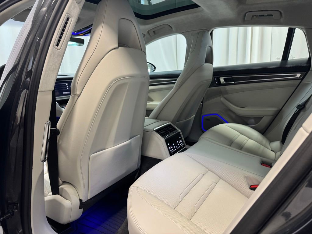 Certified 2023 Porsche Panamera 4 Platinum Edition AWD/4WD image 30