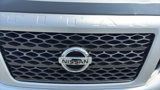 Used 2016 Nissan Titan PRO-4X AWD/4WD image 10