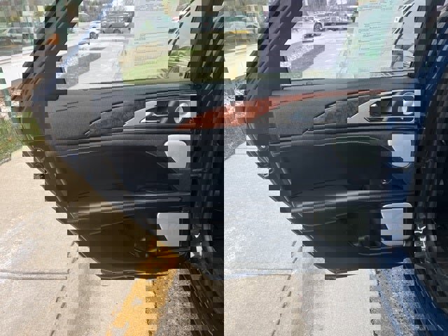 Used 2020 Lincoln MKZ Reserve w/ Luxury Package image 18