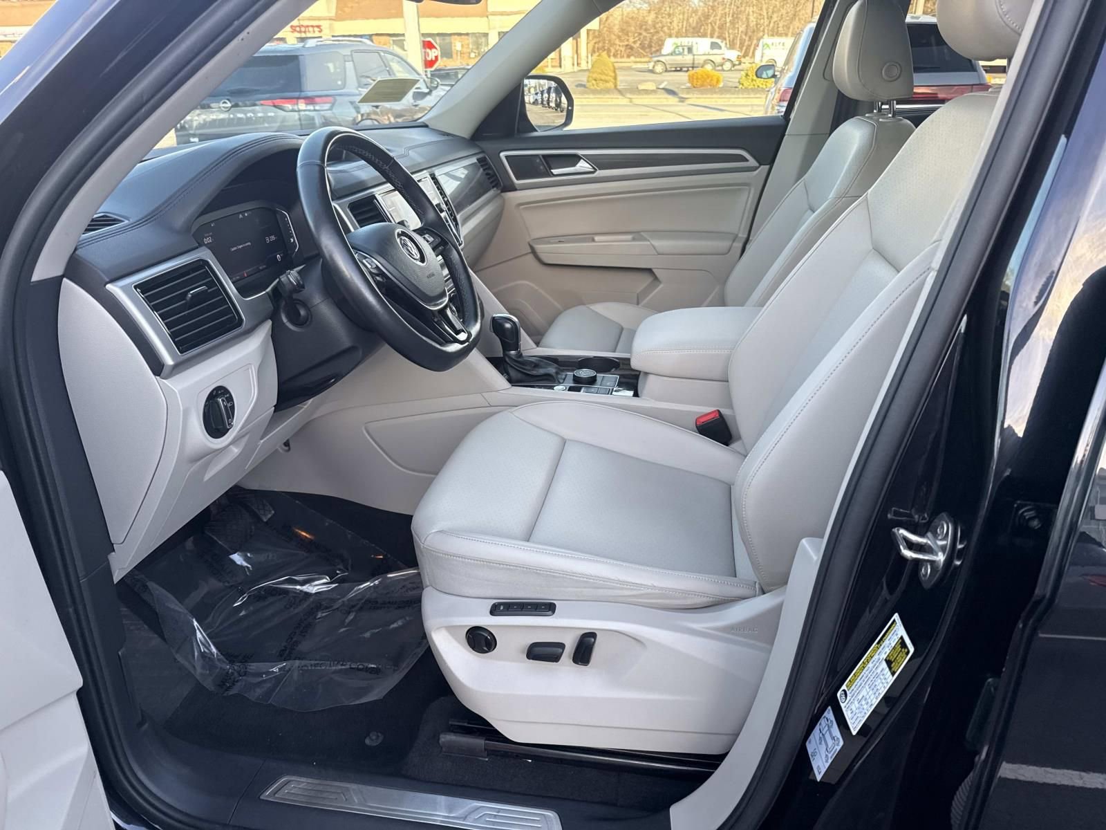 Used 2019 Volkswagen Atlas SEL image 23