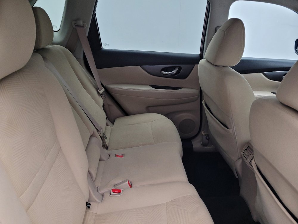 Used 2016 Nissan Rogue SV w/ SV Premium Package image 19