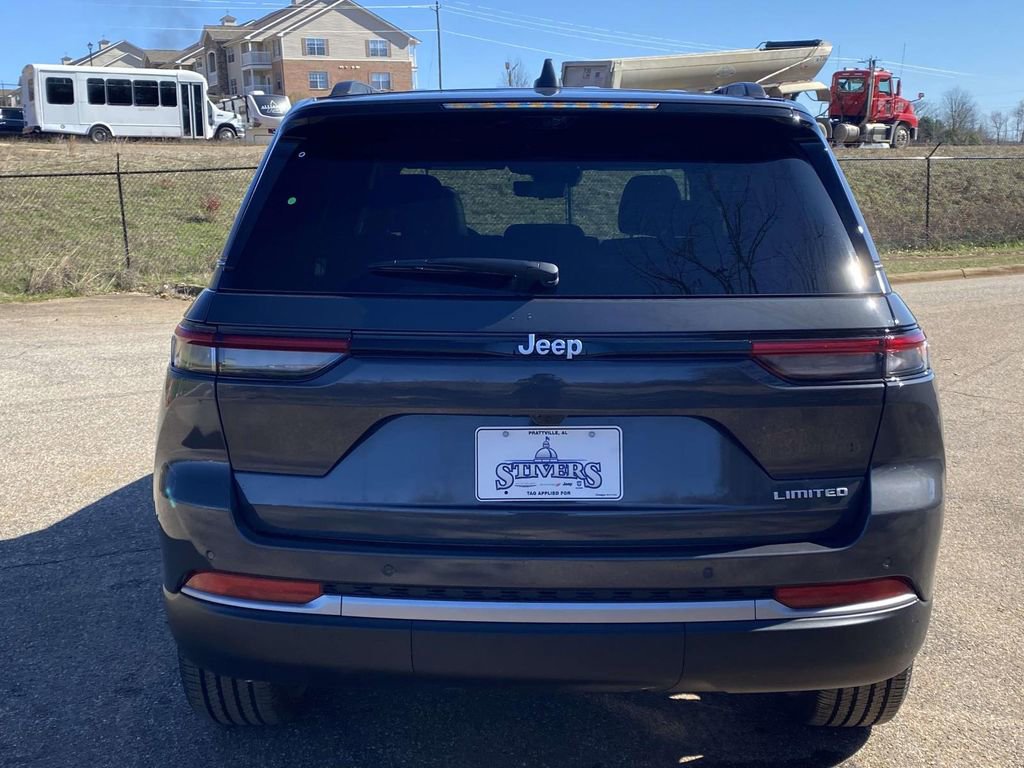 New 2026 Jeep Grand Cherokee Limited w/ Luxury Tech Group II RWD image 31