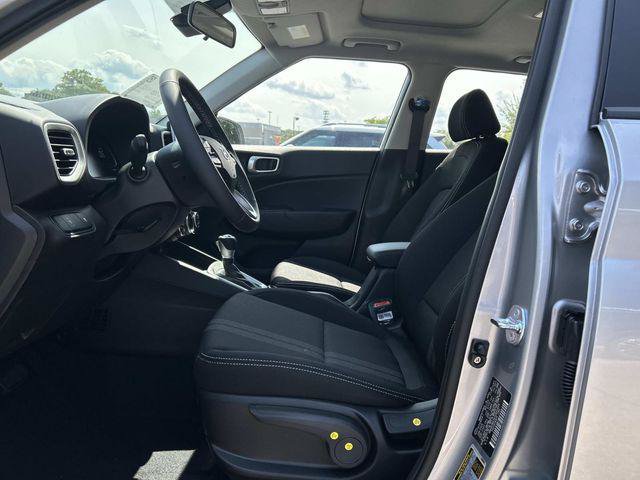 New 2026 Hyundai Venue SEL FWD image 7
