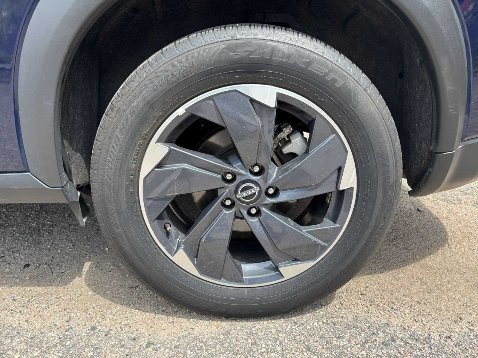 Used 2025 Nissan Rogue SV FWD image 30