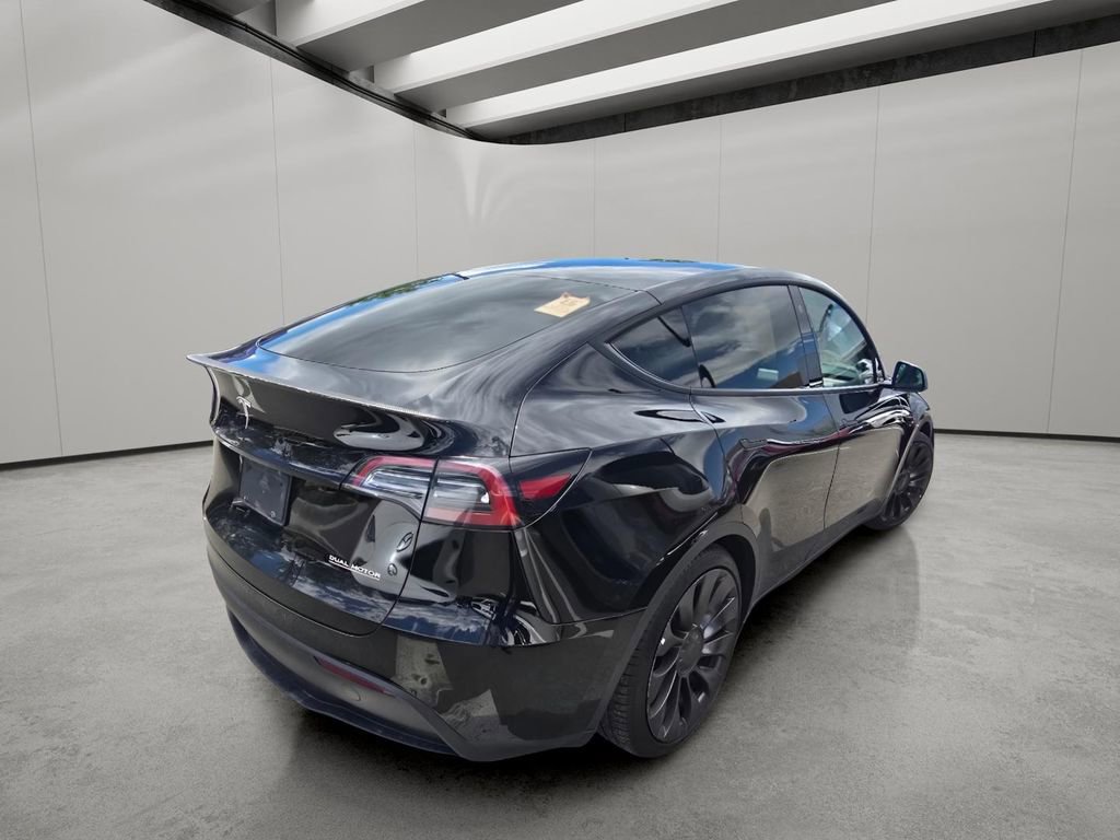 Used 2022 Tesla Model Y Performance AWD/4WD image 9