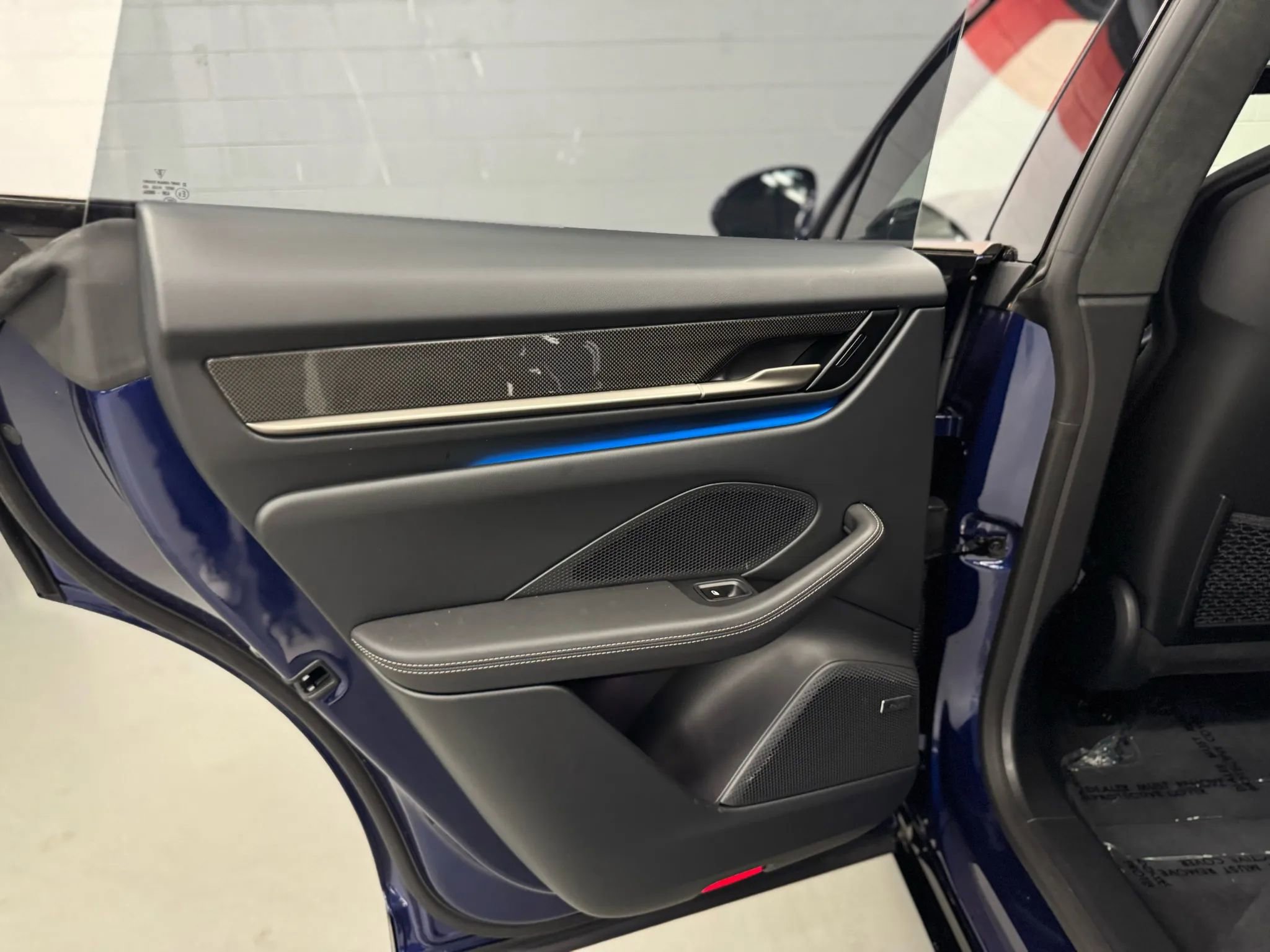 Used 2024 Porsche Macan Turbo Electric image 28