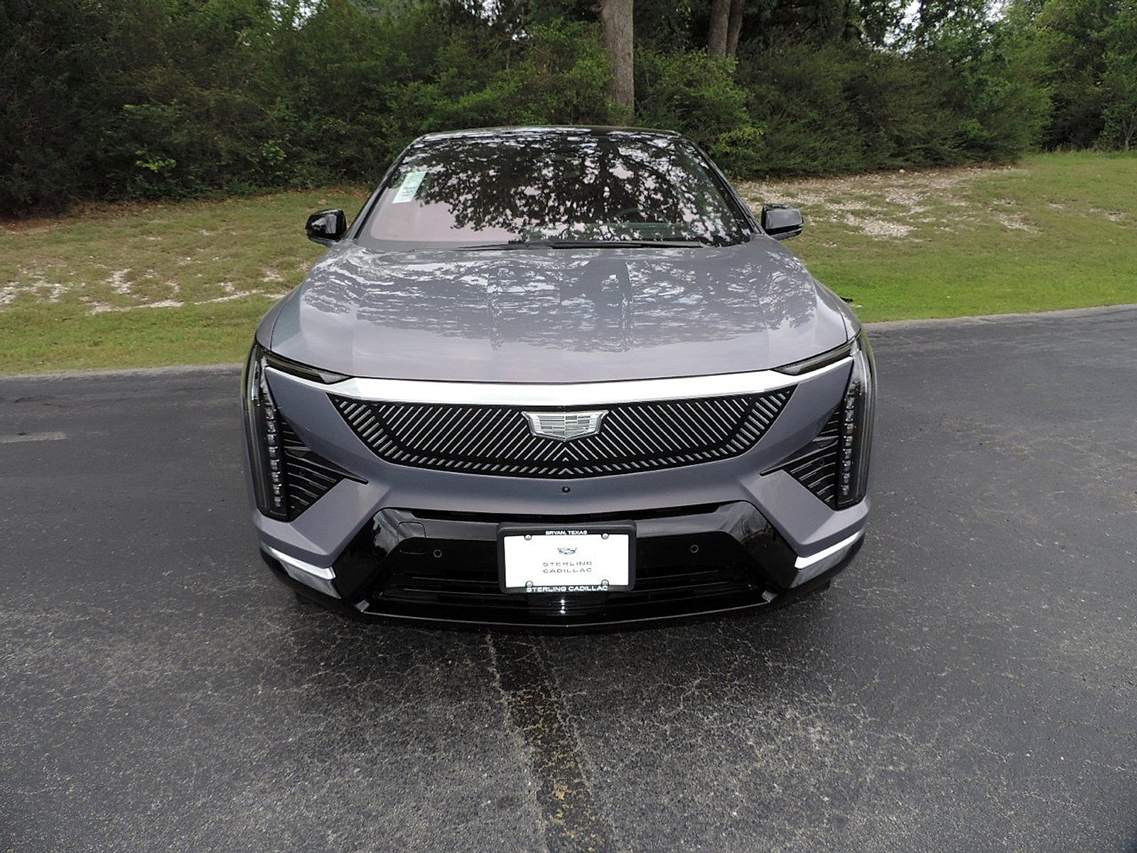 New 2026 Cadillac Optiq Luxury 2 RWD image 2