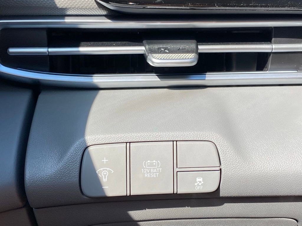 New 2025 Hyundai Elantra SEL FWD image 10