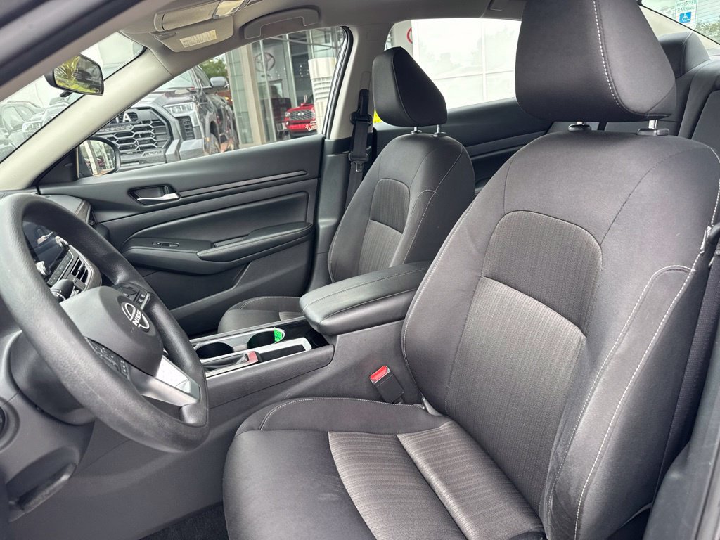 Used 2024 Nissan Altima 2.5 SV FWD image 12