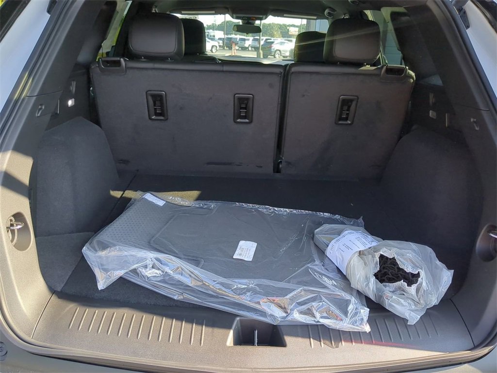 New 2025 Cadillac XT5 Luxury image 25