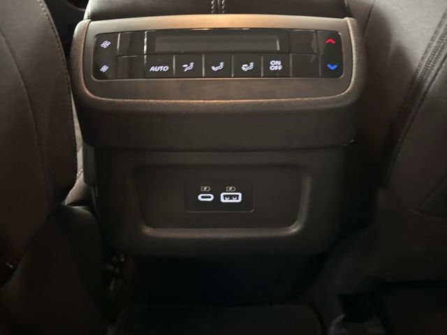 Used 2025 Nissan Pathfinder SV w/ SV Premium Package image 18