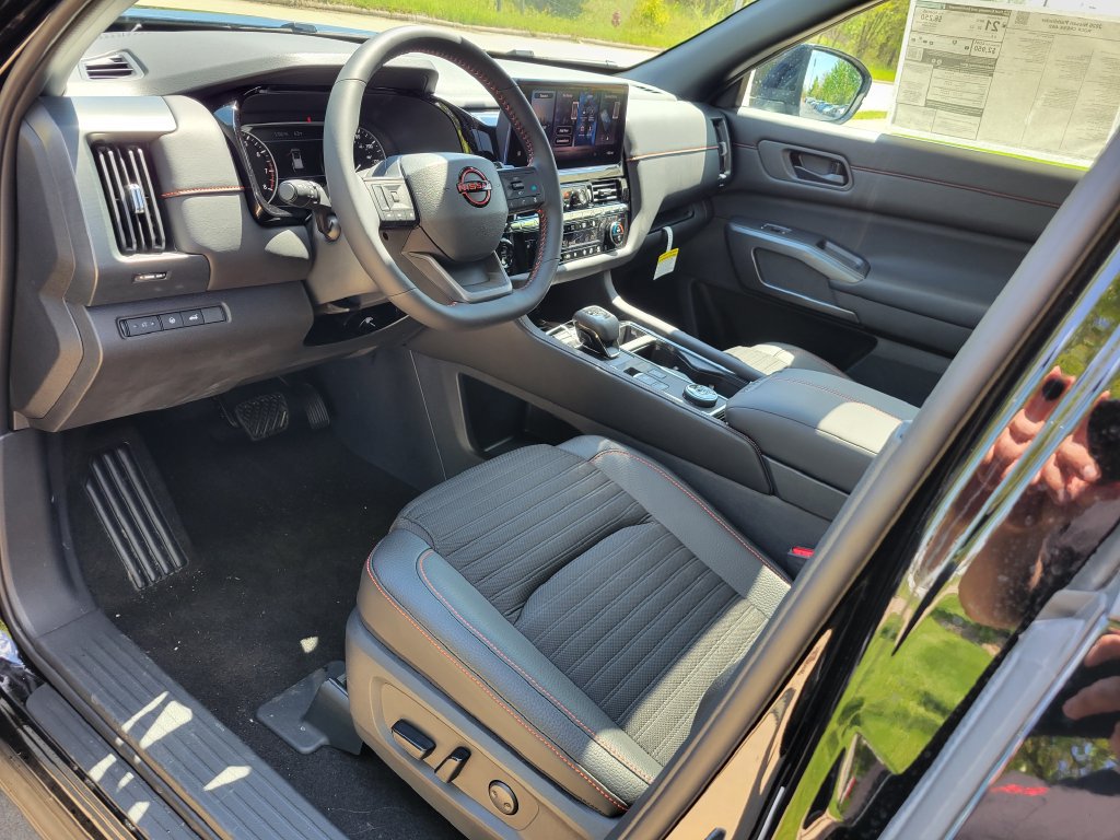 New 2026 Nissan Pathfinder Rock Creek w/ Rock Creek Premium Package AWD/4WD image 6