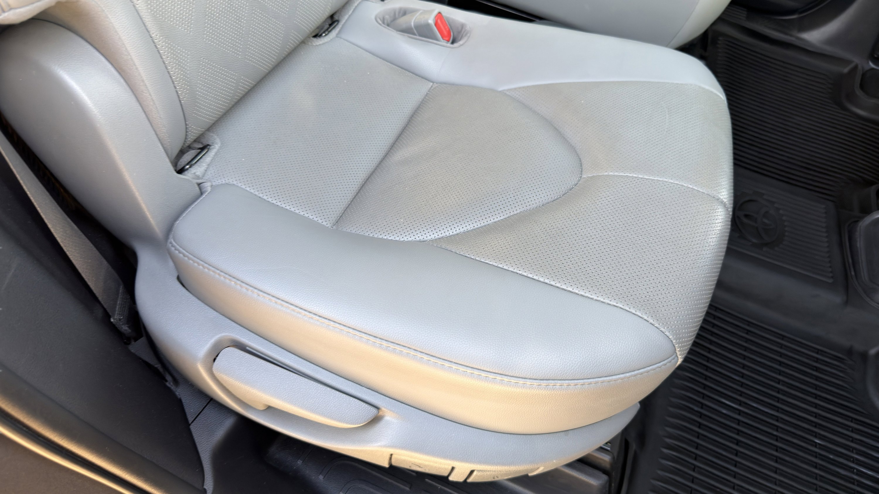 Used 2021 Toyota Highlander Platinum image 40