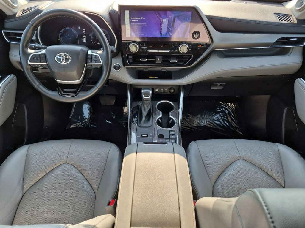 Used 2023 Toyota Highlander Limited AWD/4WD image 28