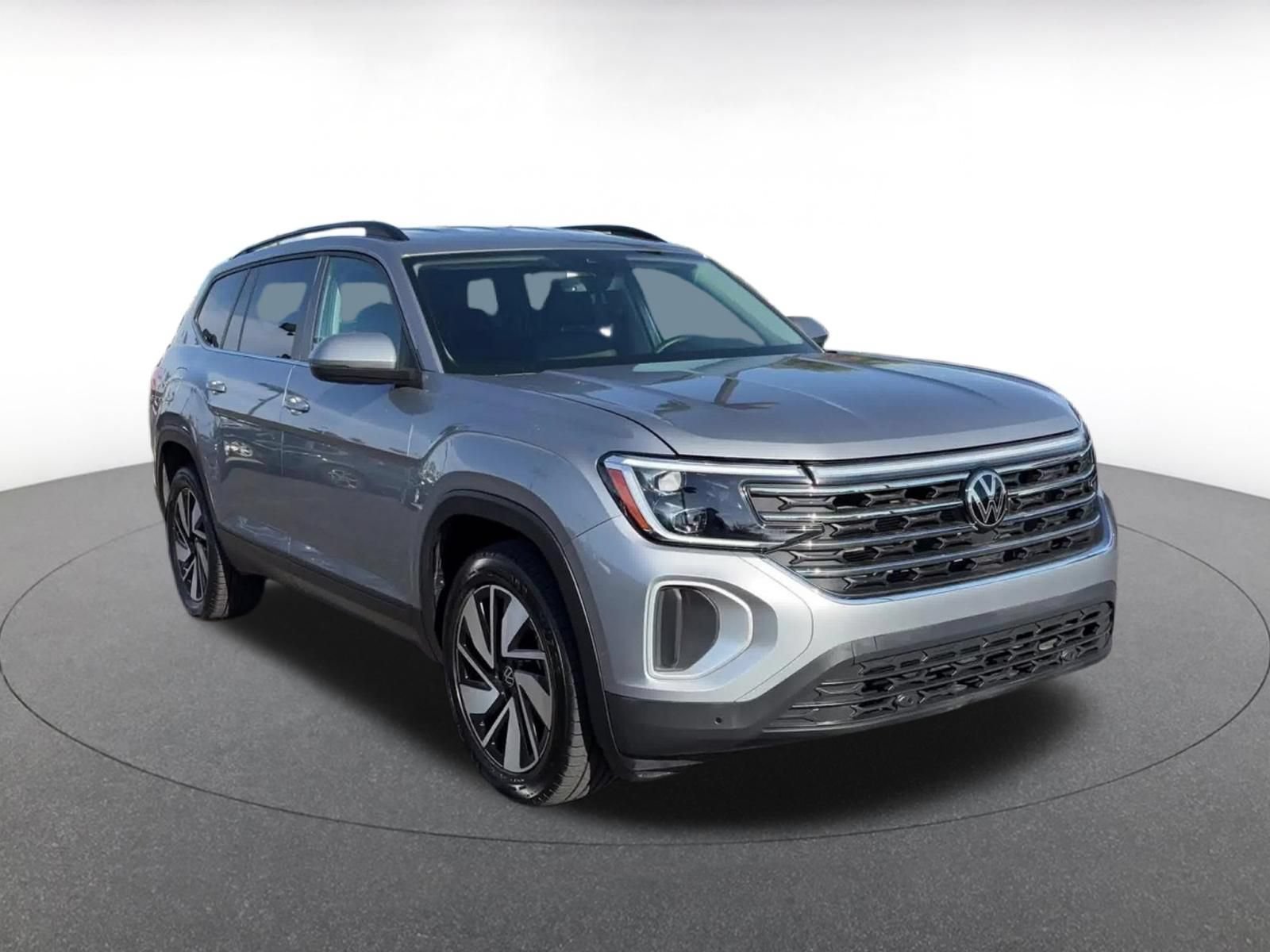 Used 2026 Volkswagen Atlas SE AWD/4WD image 3