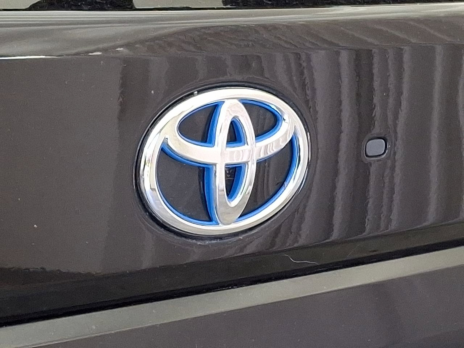Certified 2024 Toyota Sequoia SR5 w/ SR5 Premium Package AWD/4WD image 24