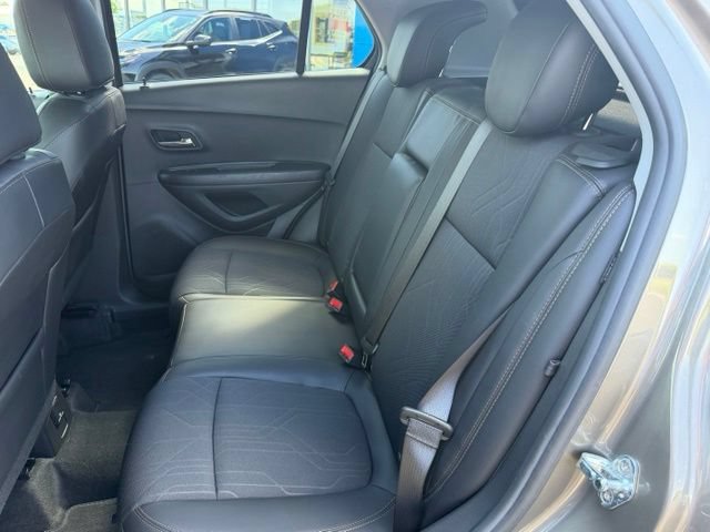 Used 2022 Chevrolet Trax LT w/ LT Convenience Package AWD/4WD image 28