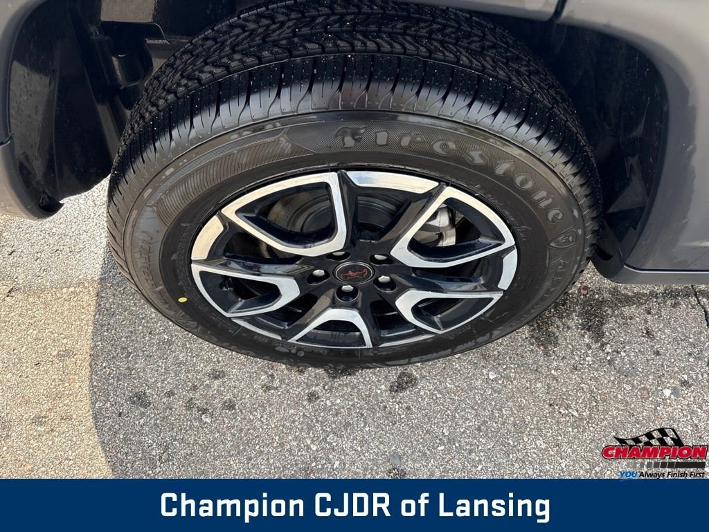 Used 2025 Jeep Compass Trailhawk AWD/4WD image 11